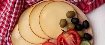 Из чего делают колбасный сыр: секреты выбора Из чего делают колбасный сыр: секреты выбора