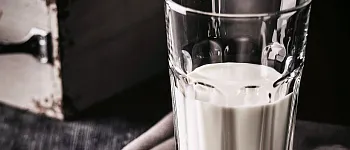Зачем кипятить молоко: безопасность или потеря пользы?